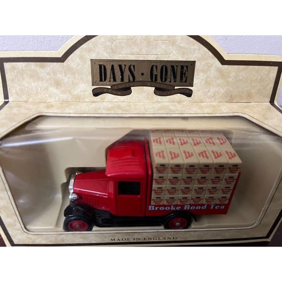 LLEDO 1/64 Diecast 1934 CHEVROLET Delivery Truck Brooke Bond Tea DG26 New! - Picture 3 of 8